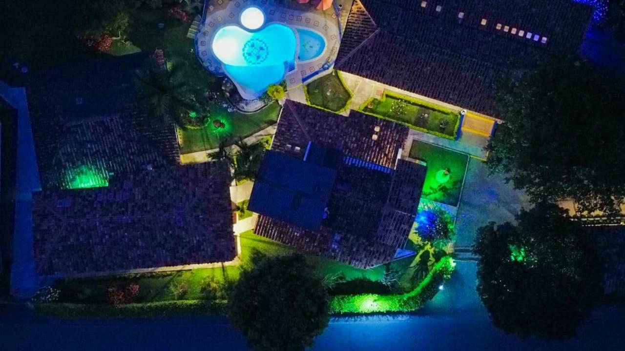 Hotel Mi Monaco Пуэбло-Тапао Экстерьер фото